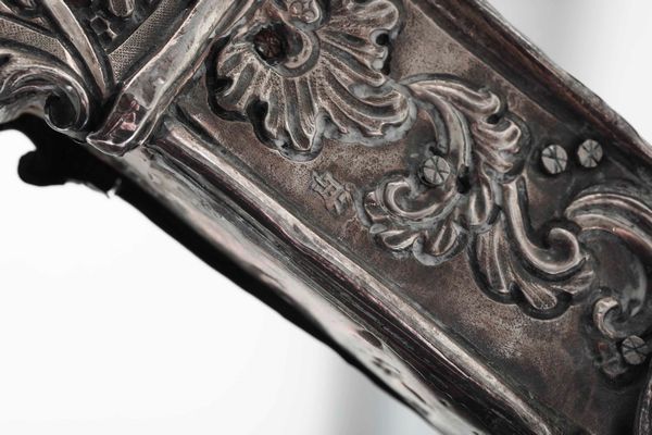 Importante croce processionale. Argento fuso, sbalzato e cesellato. Genova, marchio della Torretta per l'anno (1)779  - Asta Argenti antichi  - Associazione Nazionale - Case d'Asta italiane