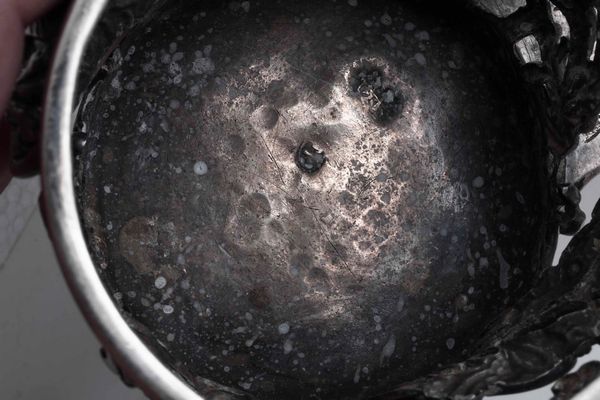 Oliera. Argento fuso, sbalzato, traforato e cesellato. Torino terzo quarto del XVIII secolo. Saggiatore Giovanni Damod (?), contrassaggiatore F.Pagliani  - Asta Argenti antichi  - Associazione Nazionale - Case d'Asta italiane