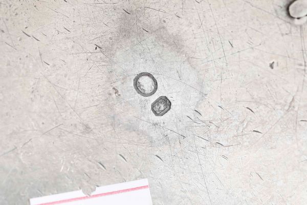 Mostardiera. Argento fuso, sagomato e cesellato. Piemonte o Francia XIX secolo  - Asta Argenti antichi  - Associazione Nazionale - Case d'Asta italiane