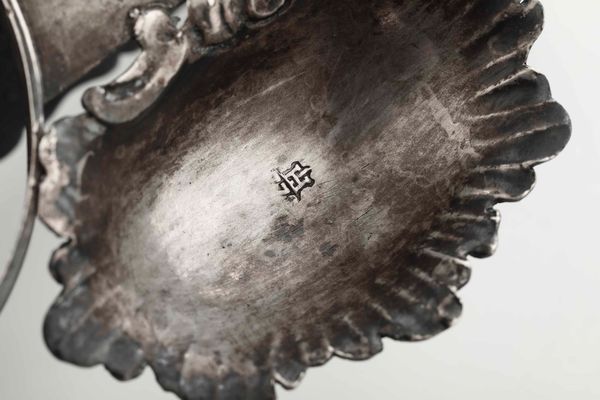 Oliera. Argento fuso, sbalzato e cesellato. Genova marchio della Torretta per l'anno 1780  - Asta Argenti antichi  - Associazione Nazionale - Case d'Asta italiane