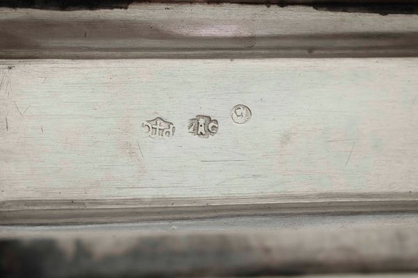 Scatola. Argento fuso e sbalzato. Venezia secondamet del XVIII secolo. Saggiatore ZC con torre  - Asta Argenti antichi  - Associazione Nazionale - Case d'Asta italiane