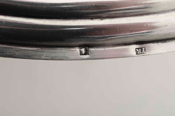 Bacile. Argento fuso, sbalzato e cesellato. Napoli met XIX secolo. Marchio dellargentiere FR (non identificato)  - Asta Argenti antichi  - Associazione Nazionale - Case d'Asta italiane