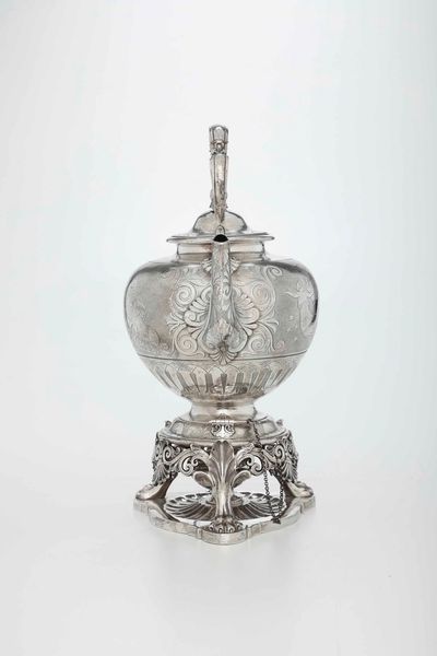 Kettle. Argento sterling fuso, sbalzato e inciso. Londra 1859, argentiere Edward John Barnard  - Asta Argenti antichi  - Associazione Nazionale - Case d'Asta italiane