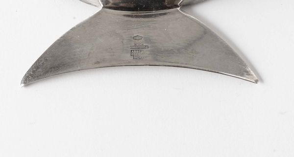 Ciotola. Argento fuso e sagomato. Argenteria milanese del XX secolo. Argenteria Cristofle S.p.A.	  - Asta Argenti antichi  - Associazione Nazionale - Case d'Asta italiane