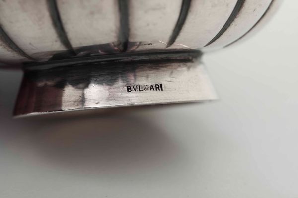 Ciotola. Argento sterling fuso e sbalzato. Argenteria italiana del XX secolo. Argentiere Pampaloni Firenze per Maison Bulgari  - Asta Argenti antichi  - Associazione Nazionale - Case d'Asta italiane