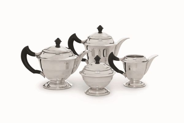 Servizio da t e caff. Argento fuso, sagomato ed ebanizzato. Argenteria artistica milanese della prima met del XX secolo. Bollo con fascio littorio in uso dal 1835 al 1945. Argentiere Ganci  - Asta Argenti antichi  - Associazione Nazionale - Case d'Asta italiane