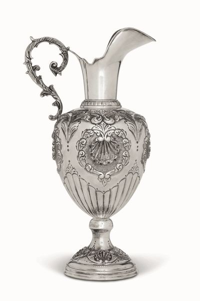 Versatoio. Argento fuso, sagomato e cesellato. Argenteria artistica italiana del XX secolo  - Asta Argenti antichi  - Associazione Nazionale - Case d'Asta italiane