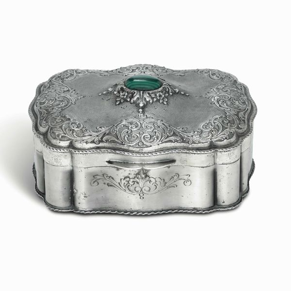 Portagioie. Argento fuso, sagomato e cesellato. Argenteria artistica del XX secolo  - Asta Argenti antichi  - Associazione Nazionale - Case d'Asta italiane