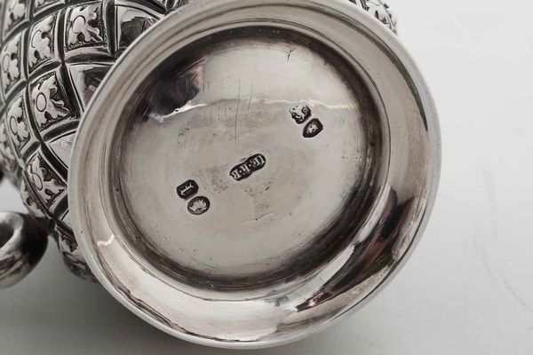 Boccale. Argento fuso, sbalzato e cesellato. Londra 1866, argentiere E.I.B (non identificato)  - Asta Argenti antichi  - Associazione Nazionale - Case d'Asta italiane