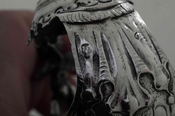 Coppia di saliere in argento fuso, sbalzato e cesellato. Germania, Hanau (?) XIX-XX secolo  - Asta Argenti antichi  - Associazione Nazionale - Case d'Asta italiane