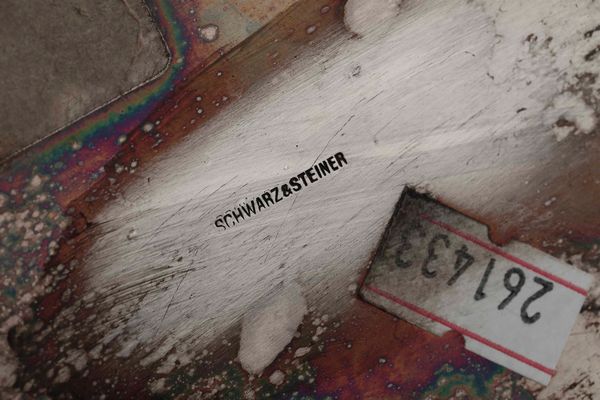 Cestino. Argento fuso, traforato e cesellato. Europa centrale XIX-XX secolo. Marchio di importazione austro ungarico in uso dal 1891 al 1901 e dellargentiere viennese Schwarz & Steiner  - Asta Argenti antichi  - Associazione Nazionale - Case d'Asta italiane