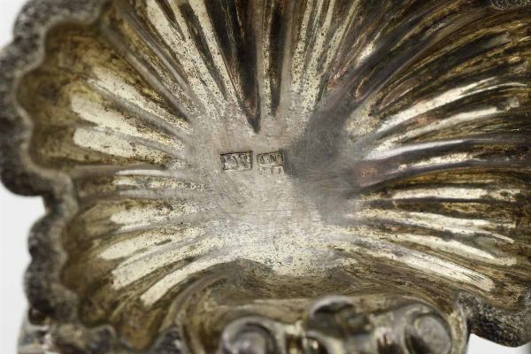 Saliera. Argento fuso, sbalzato, cesellato e dorato. Mosca 18 (61?). Assaggiatore A. Mitin. Argentiere IW (non identificato)  - Asta Argenti antichi  - Associazione Nazionale - Case d'Asta italiane