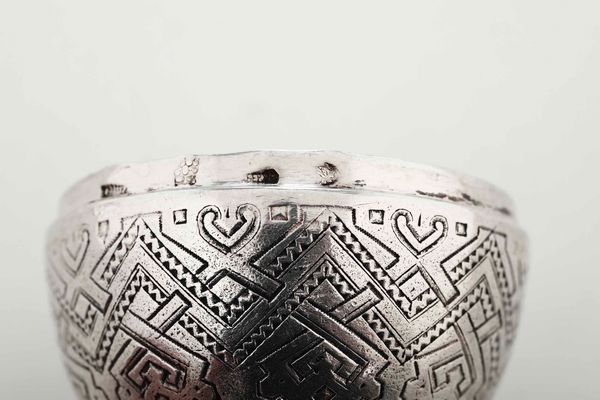 Portauovo. Argento fuso, sbalzato e cesellato. Russia (Mosca?) XIX-XX secolo  - Asta Argenti antichi  - Associazione Nazionale - Case d'Asta italiane