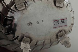 Zuccheriera. Argento fuso, sbalzato e cesellato. Torino terzo quarto del XVIII secolo. Assaggiatore e contrassaggiatore Giovan Battista Carron  - Asta Argenti antichi  - Associazione Nazionale - Case d'Asta italiane