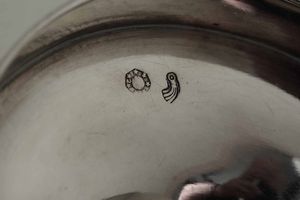 Zuccheriera. Argento fuso, sbalzato e traforato. Veneto met XIX secolo  - Asta Argenti antichi  - Associazione Nazionale - Case d'Asta italiane