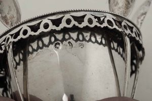 Zuccheriera. Argento fuso, sbalzato e traforato. Veneto met XIX secolo  - Asta Argenti antichi  - Associazione Nazionale - Case d'Asta italiane