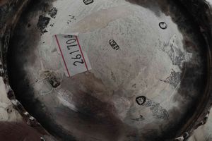 Caffettiera. Argento fuso, sbalzato e cesellato. Londra 1850. Argentiere WH (non identificato)  - Asta Argenti antichi  - Associazione Nazionale - Case d'Asta italiane