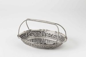 Cestino. Argento fuso, sbalzato e traforato. Cina XX secolo  - Asta Argenti antichi  - Associazione Nazionale - Case d'Asta italiane