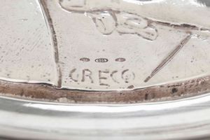 Piatto con volto di fanciulla. Rilievo in argento 925. Argenteria artistica italiana del XX secolo (argentiere De Giovanni Milano?)  - Asta Argenti antichi  - Associazione Nazionale - Case d'Asta italiane