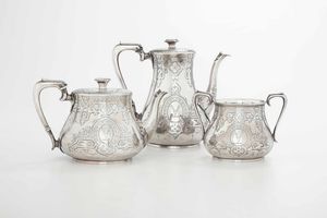 Servizio da t e caff. Argento fuso, sbalzato e cesellato. Marchi della citt di Londra per il 1860 e dell'argentiere WH (non identificato)  - Asta Argenti antichi  - Associazione Nazionale - Case d'Asta italiane
