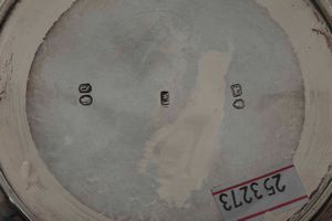 Servizio da t e caff. Argento fuso, sbalzato e cesellato. Marchi della citt di Londra per il 1860 e dell'argentiere WH (non identificato)  - Asta Argenti antichi  - Associazione Nazionale - Case d'Asta italiane