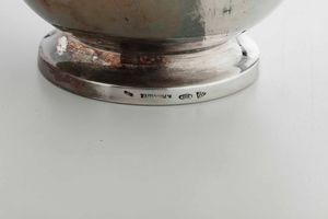 Ciotola. Argento fuso e sagomato. Argenteria milanese del XX secolo, argentiere Miracoli  - Asta Argenti antichi  - Associazione Nazionale - Case d'Asta italiane