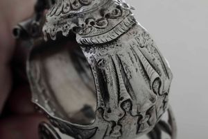 Coppia di saliere in argento fuso, sbalzato e cesellato. Germania, Hanau (?) XIX-XX secolo  - Asta Argenti antichi  - Associazione Nazionale - Case d'Asta italiane