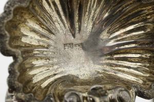 Saliera. Argento fuso, sbalzato, cesellato e dorato. Mosca 18 (61?). Assaggiatore A. Mitin. Argentiere IW (non identificato)  - Asta Argenti antichi  - Associazione Nazionale - Case d'Asta italiane