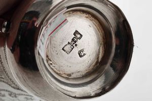 Tazza. Argento fuso, sbalzato e cesellato. Mosca 1874. Assaggiatore Viktor Savinkov  - Asta Argenti antichi  - Associazione Nazionale - Case d'Asta italiane