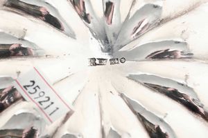 Teiera. Argento fuso, sbalzato e cesellato. Sanpietroburgo 1857. Assaggiatore E.Brandeburg. Marchio dellargentiere consunto di difficile lettura  - Asta Argenti antichi  - Associazione Nazionale - Case d'Asta italiane