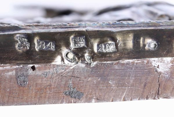 Icona su tavola. Riza in argento sbalzato, traforato e cesellato. Mosca 1803. Assaggiatore Mikail Karpinskiy. Argentiere non identificato Santa martire Barbara  - Asta Argenti del XX secolo - Associazione Nazionale - Case d'Asta italiane