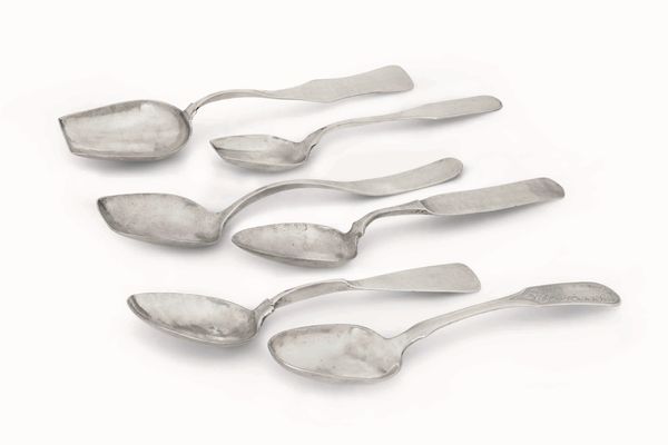 Insieme di sei cucchiai. Argento fuso, sbalzato e cesellato. Arte coloniale sud americana del XVIII-XIX secolo  - Asta Argenti del XX secolo - Associazione Nazionale - Case d'Asta italiane