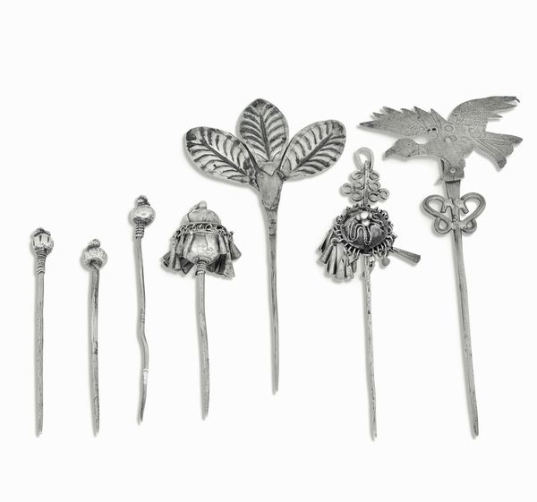 Gruppo di sette spille. Arte coloniale ispano-americana. Per� e Bolivia XVIII-XIX secolo  - Asta Argenti del XX secolo - Associazione Nazionale - Case d'Asta italiane