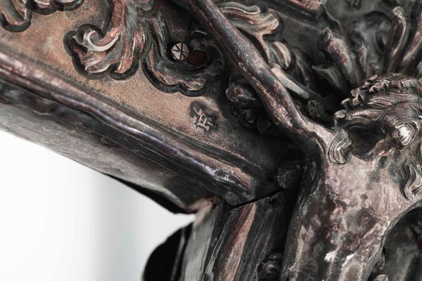 Importante croce processionale. Argento fuso, sbalzato e cesellato. Genova, marchio della Torretta per l'anno (1)779  - Asta Argenti del XX secolo - Associazione Nazionale - Case d'Asta italiane