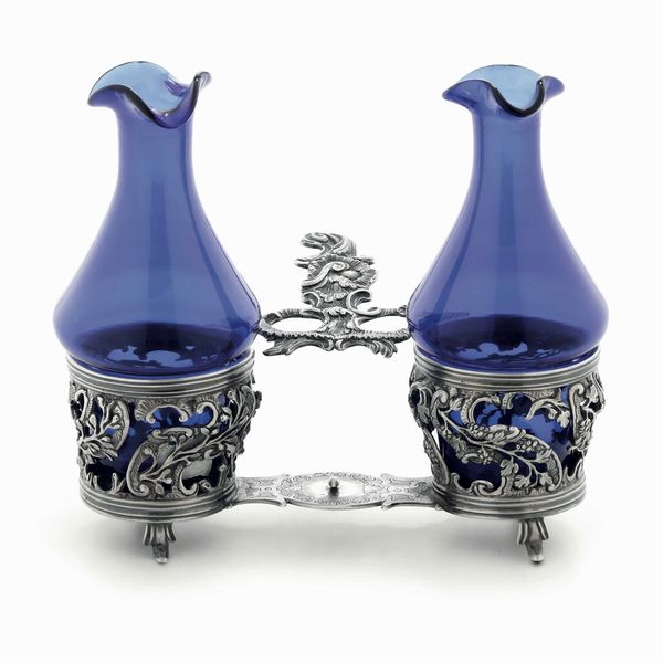 Oliera. Argento fuso, sbalzato, traforato e cesellato. Torino terzo quarto del XVIII secolo. Saggiatore Giovanni Damod� (?), contrassaggiatore F.Pagliani  - Asta Argenti del XX secolo - Associazione Nazionale - Case d'Asta italiane