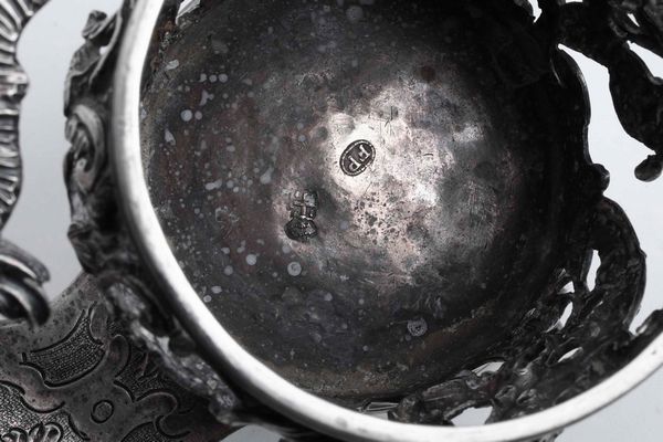 Oliera. Argento fuso, sbalzato, traforato e cesellato. Torino terzo quarto del XVIII secolo. Saggiatore Giovanni Damod� (?), contrassaggiatore F.Pagliani  - Asta Argenti del XX secolo - Associazione Nazionale - Case d'Asta italiane