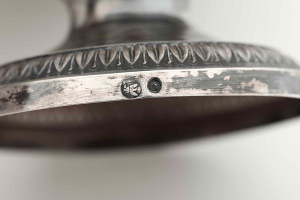 Caffettiera e zuccheriera. Argento primo titolo fuso, sbalzato e cesellato. Genova, primo quarto del XIX secolo. Argentiere LN (non identificato)  - Asta Argenti del XX secolo - Associazione Nazionale - Case d'Asta italiane