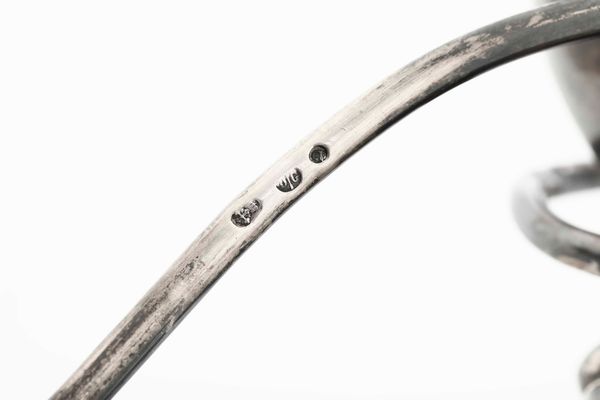 Coppia di candelabri. Argento fuso, sagomato e cesellato. Genova XIX secolo  - Asta Argenti del XX secolo - Associazione Nazionale - Case d'Asta italiane