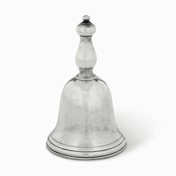 Campanello. Argento fuso, tornito e cesellato. Argenteria del XVIII-XIX secolo  - Asta Argenti del XX secolo - Associazione Nazionale - Case d'Asta italiane