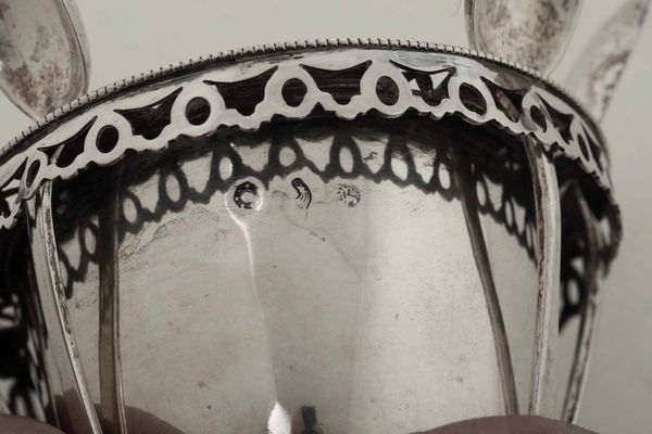 Zuccheriera. Argento fuso, sbalzato e traforato. Veneto met� XIX secolo  - Asta Argenti del XX secolo - Associazione Nazionale - Case d'Asta italiane