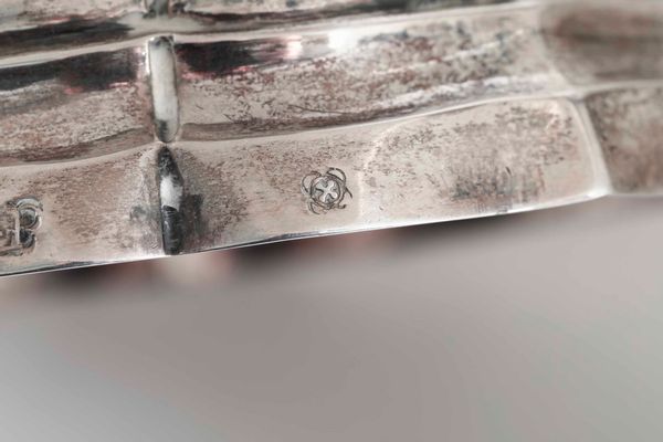 Coppia di candelieri. Argento fuso, sbalzato e cesellato. Reggio Emilia seconda met� del XVIII secolo. Marchio dell�argentiere FB (?) non identificato  - Asta Argenti del XX secolo - Associazione Nazionale - Case d'Asta italiane
