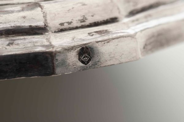 Coppia di candelieri. Argento fuso e sbalzato. Roma ultimo quarto del XVIII secolo. Maestro argentiere Giovanni Battista Sabatini (1766-1816)  - Asta Argenti del XX secolo - Associazione Nazionale - Case d'Asta italiane