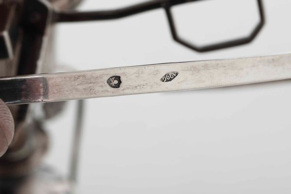 Lucerna. Argento fuso, sbalzato e cesellato. Roma met� del XIX secolo. Maestro argentiere Angelo Giannotti (1824-1865)  - Asta Argenti del XX secolo - Associazione Nazionale - Case d'Asta italiane