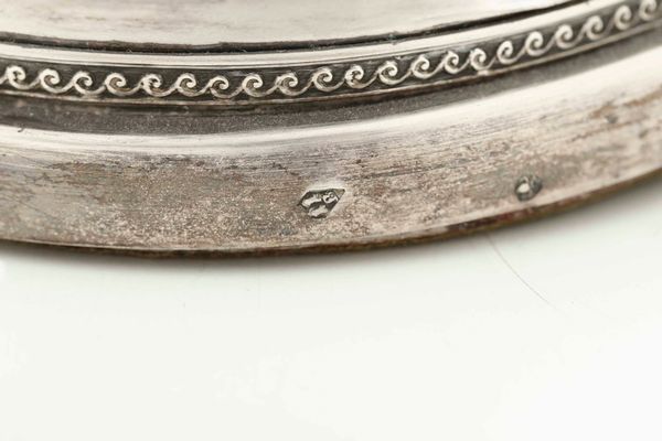 Lucerna. Argento fuso, sbalzato, cesellato e bronzo patinato. Roma primo quarto del XIX secolo. Maestro argentiere Giovacchino Belli (1787-1822)  - Asta Argenti del XX secolo - Associazione Nazionale - Case d'Asta italiane
