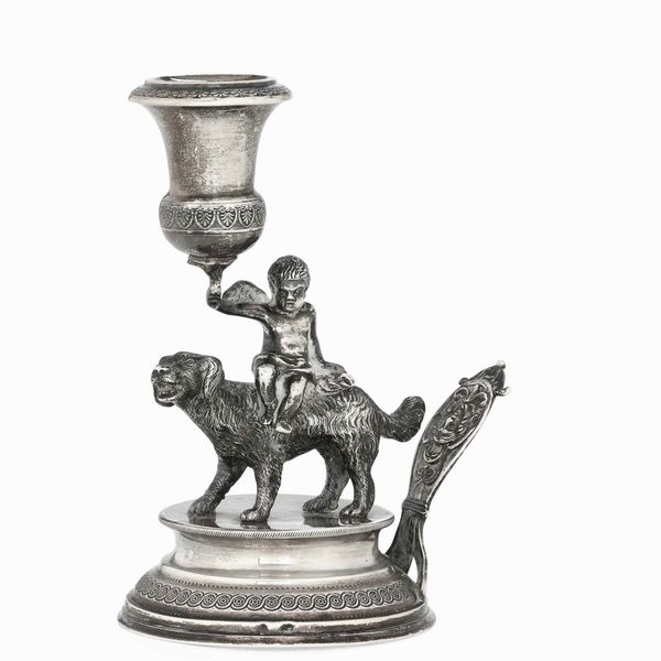 Bugia. Argento fuso e cesellato. Probabilmente Roma, Italia XIX-XX secolo  - Asta Argenti del XX secolo - Associazione Nazionale - Case d'Asta italiane