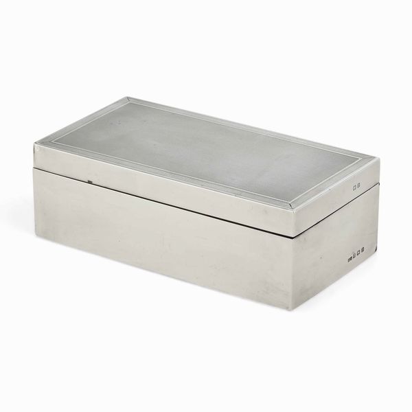 Scatola. Argento fuso, sbalzato e cesellato. Roma primo quarto del XIX secolo. Maestro argentiere Roberto Tombesi (1801-1822)  - Asta Argenti del XX secolo - Associazione Nazionale - Case d'Asta italiane