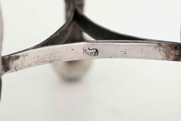 Zuccheriera. Argento fuso, sbalzato e cesellato. Argenteria italiana del XIX secolo. Marchio camerale e dell�argentiere non identificati  - Asta Argenti del XX secolo - Associazione Nazionale - Case d'Asta italiane