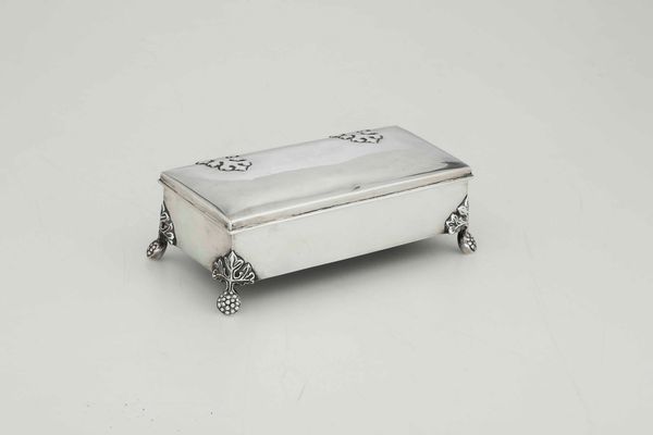 Calamaio. Argento fuso, sagomato e inciso. Marchio della citt� di Londra per l�anno 1906 e dell�argentiere (non identificato)  - Asta Argenti del XX secolo - Associazione Nazionale - Case d'Asta italiane