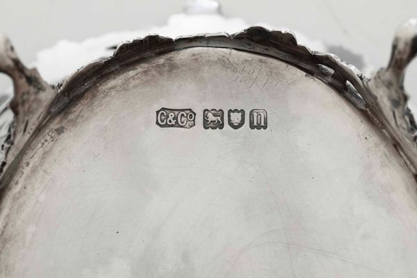 Cestino. Argento fuso, traforato e cesellato. Londra 1908. Argentiere C&C (non identificato)  - Asta Argenti del XX secolo - Associazione Nazionale - Case d'Asta italiane