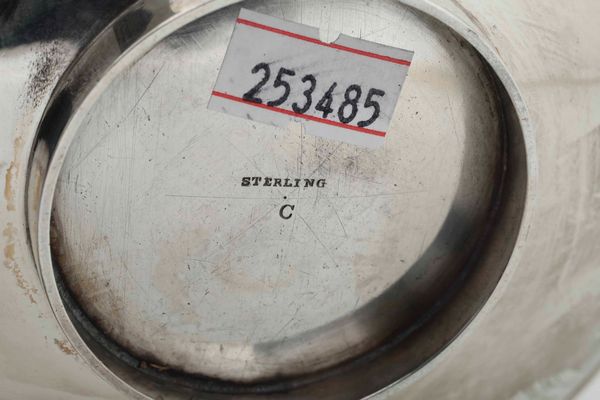Cestino. Argento sterling fuso, sbalzato e cesellato. Gorham USA, XX secolo  - Asta Argenti del XX secolo - Associazione Nazionale - Case d'Asta italiane